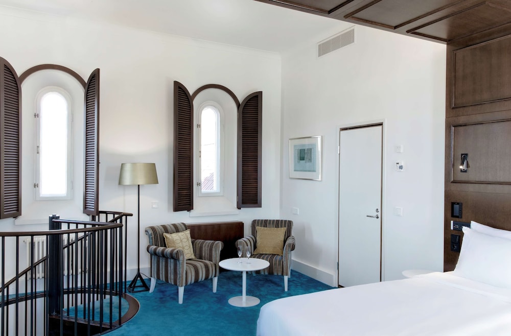 Suite (Plaza) photo 2