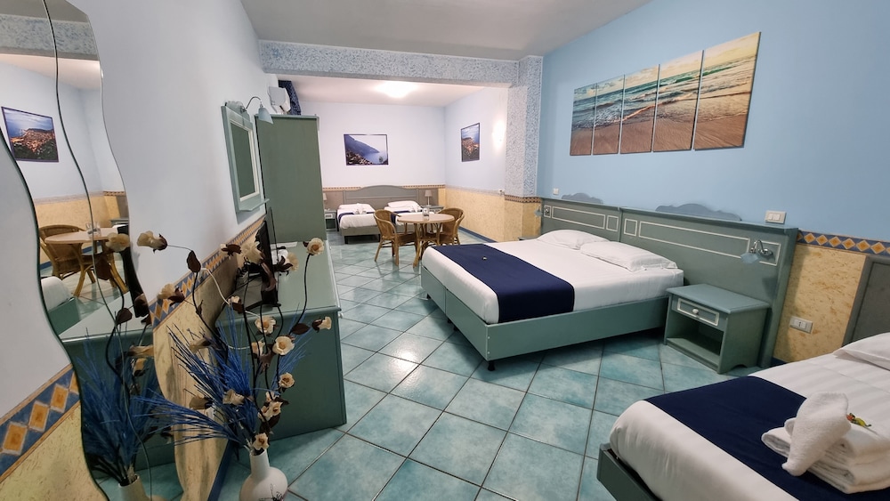 Standard Quadruple Room
