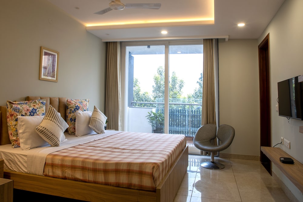 Winsome Studio Apartment