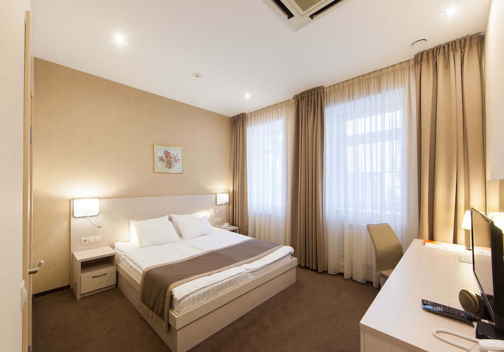 Standard Double or Twin Room photo 3