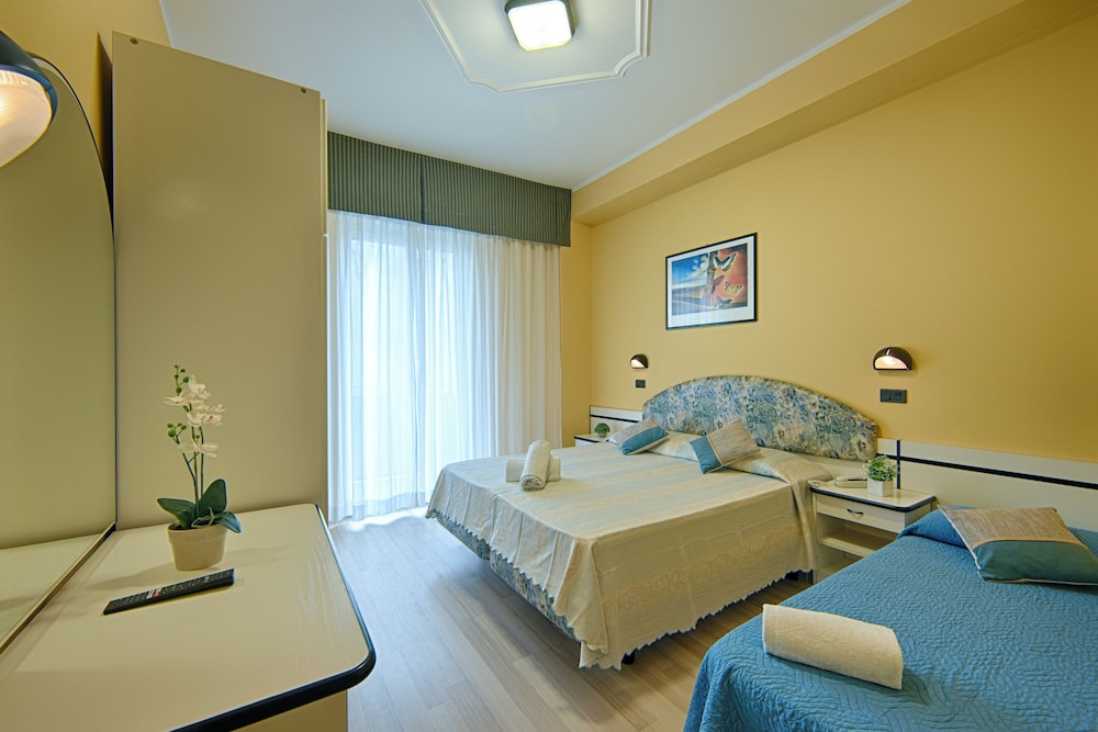 Standard Quadruple Room, Courtyard View