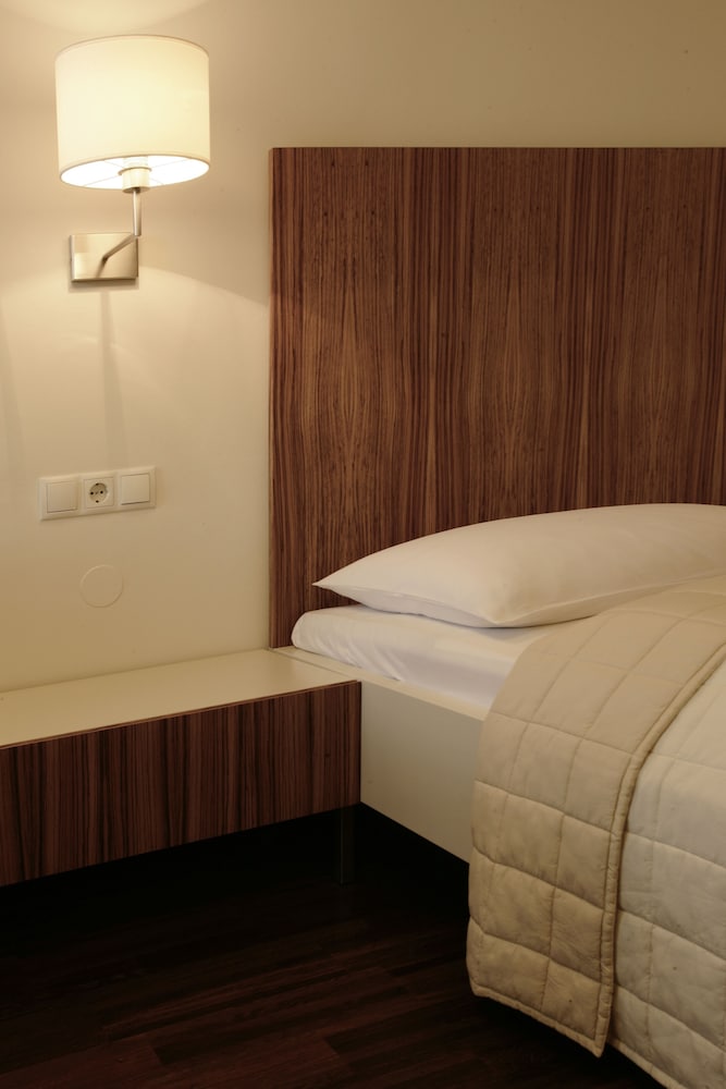 Single Room, City View (Attila) photo 1