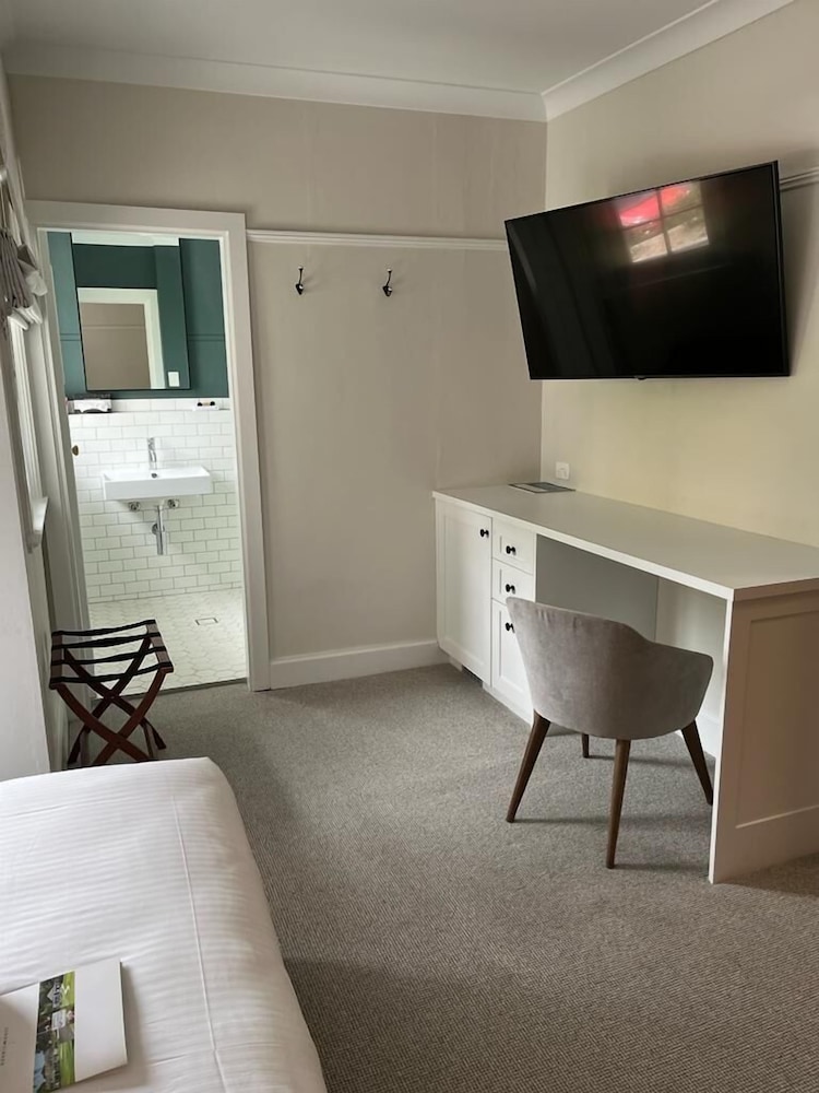 Superior Double Room 1 King Bed (Refurbished) photo 2