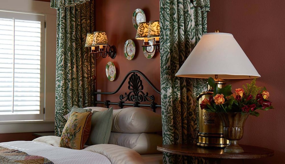 Lodge Room 4