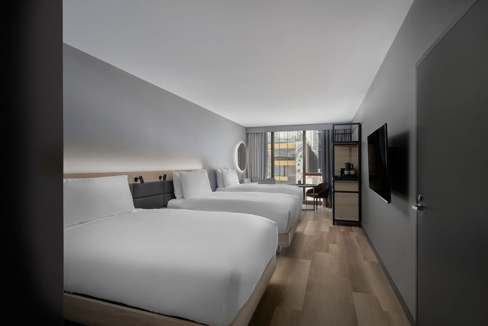 Deluxe Room, 3 Twin Beds - Photo 1