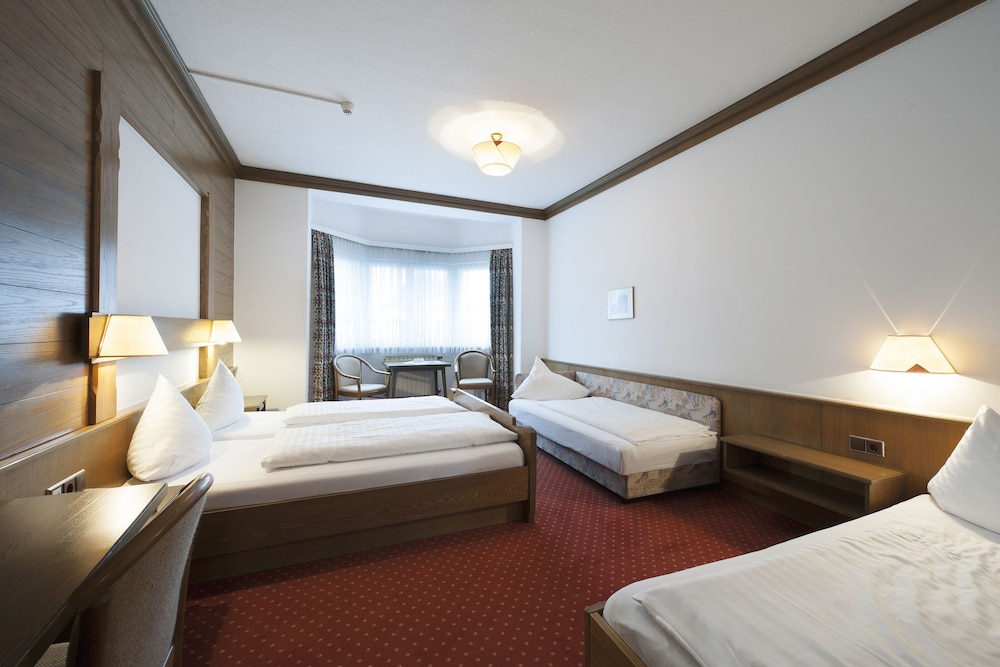 Quadruple Room, Mountain View photo 1