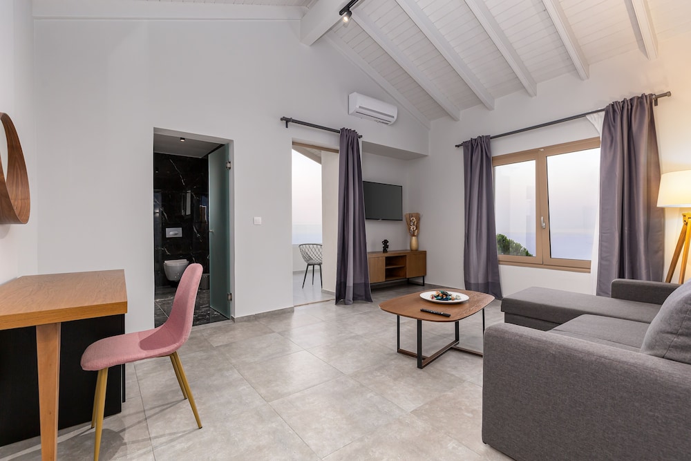 Suite, Sea View