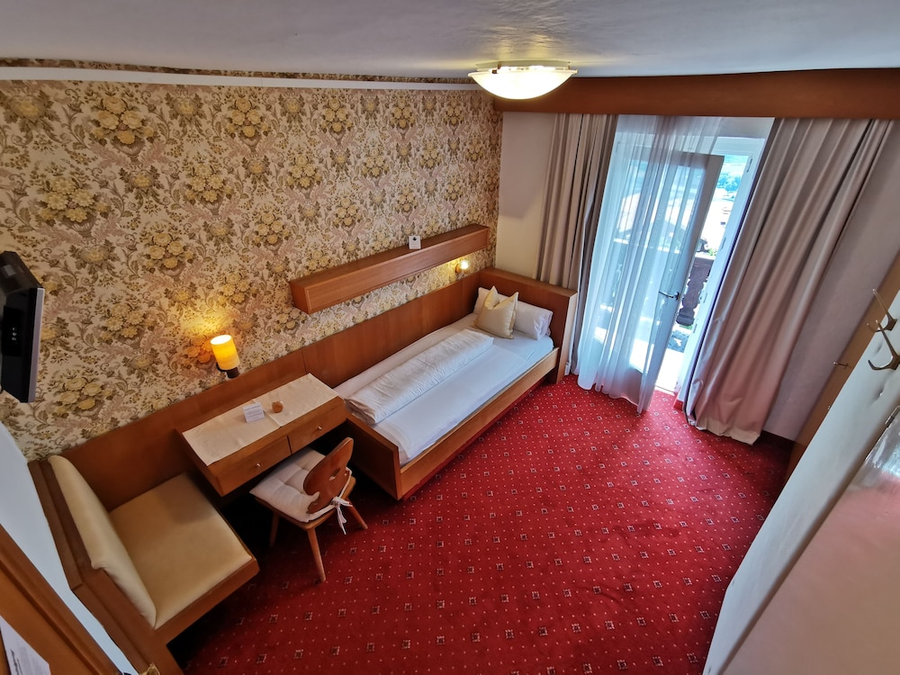 Panoramic Single Room, 1 Twin Bed, Balcony, Valley View photo 1