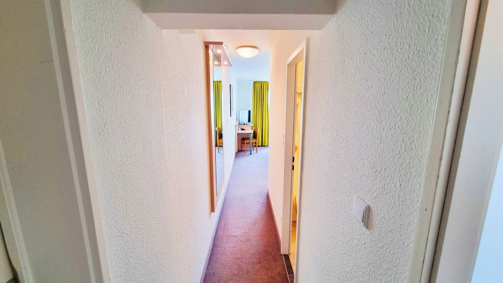 Family Room - Photo 10