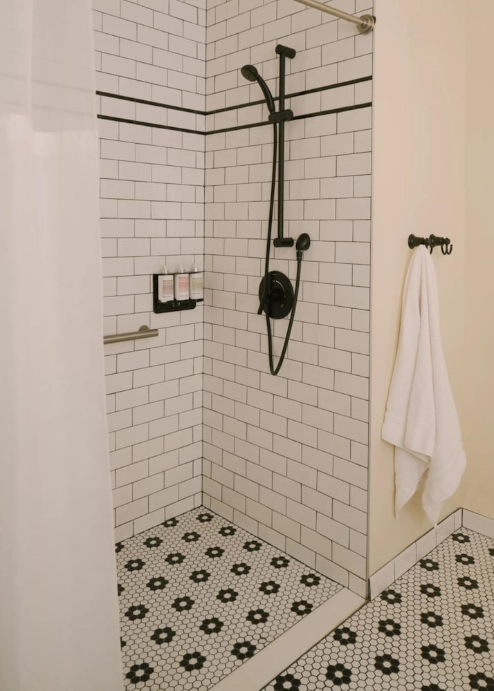Signature Double Room, 1 King Bed, Accessible