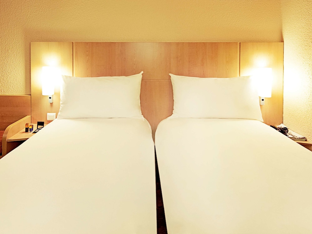 Standard Room, 2 Twin Beds photo 2
