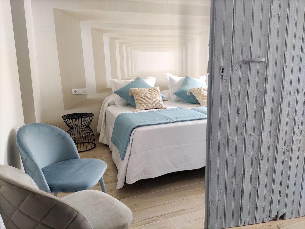 Quadruple Room, Non Smoking photo 2
