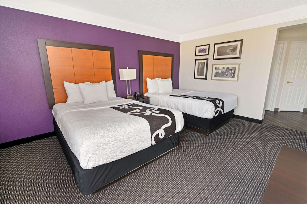 Deluxe Suite, 2 Double Beds, Non Smoking (Courtyard/Pool View) - Photo 7