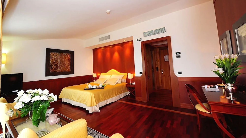 Junior Double or Twin Room - Photo 3