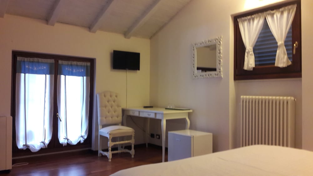 Comfort Double Room, Private Bathroom photo 2