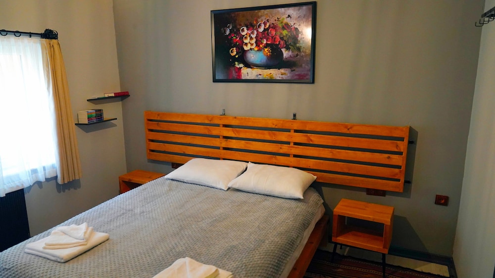 Design Room, 1 King Bed photo 3