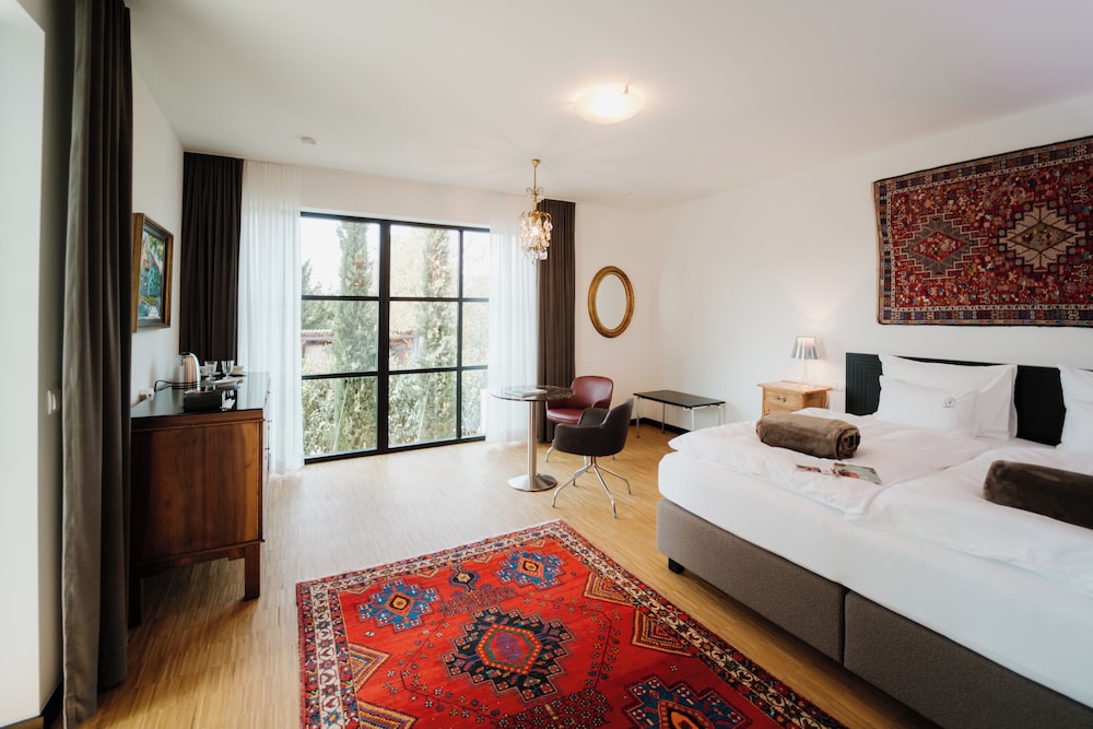 Comfort Suite, Garden View