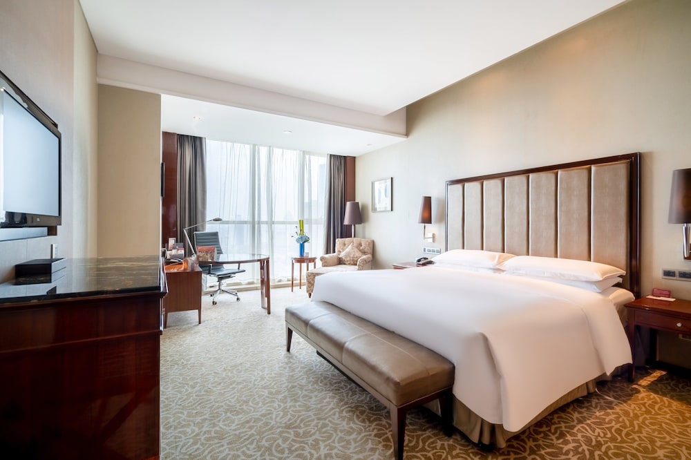 Premium Room, 1 King Bed photo 1