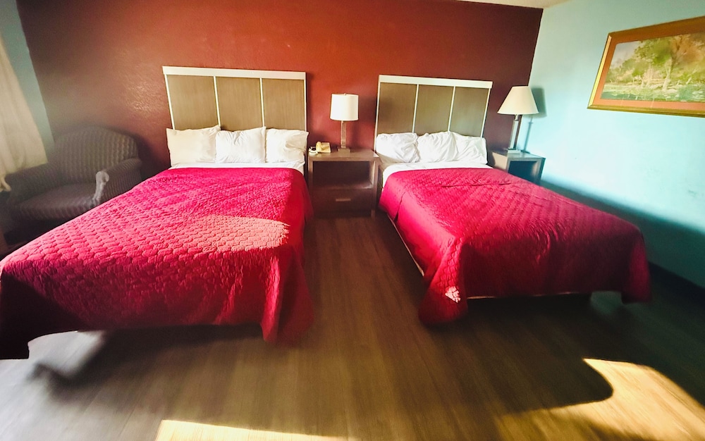 Economy Room, 2 Bedrooms, Smoking photo 1