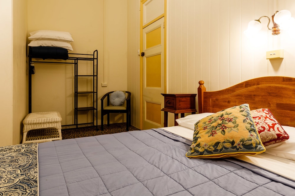 Room, 1 Queen Bed photo 3