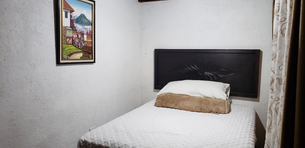 Room (#5) photo 1