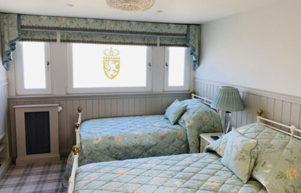 The East Lodge photo 2