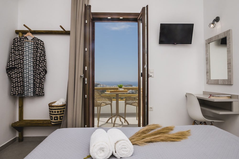 Superior Studio Suite, Balcony, Sea View photo 1