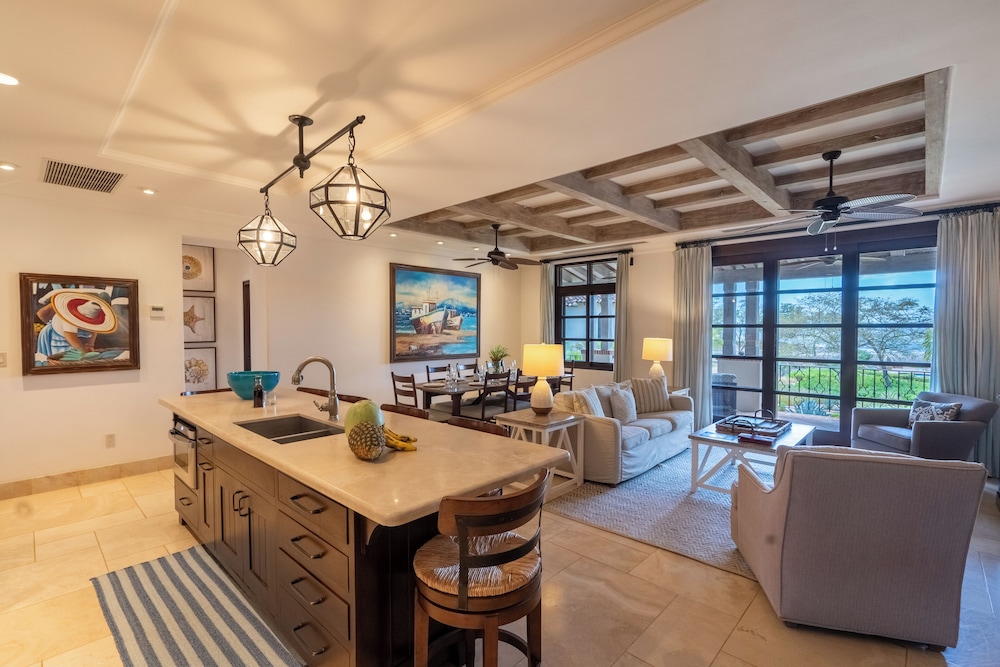 Superior Ocean View Residences