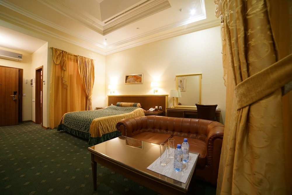 Standard Double Room, 1 Queen Bed (+)