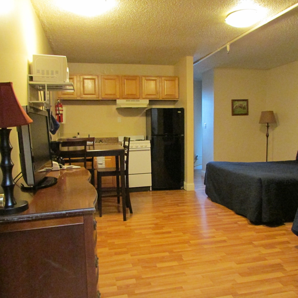 Suite, 2 Queen Beds photo 2