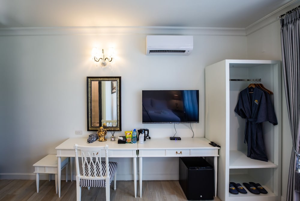 Superior Double Room, 1 Queen Bed, Ensuite - Photo 7