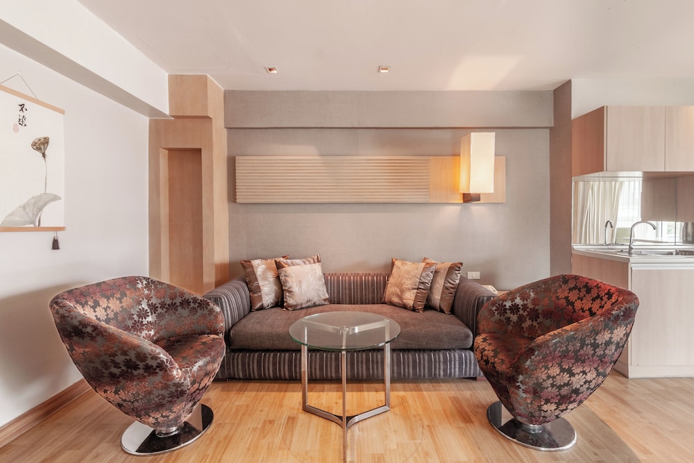 Executive Suite, 1 Double Bed, City View photo 3