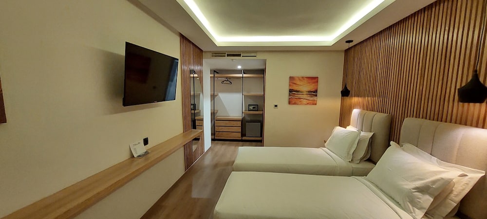 Standard Twin Room - Photo 8