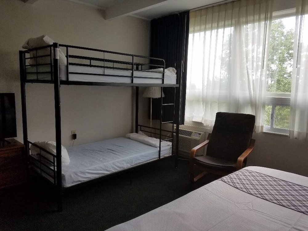 Room, Multiple Beds, Non Smoking photo 2