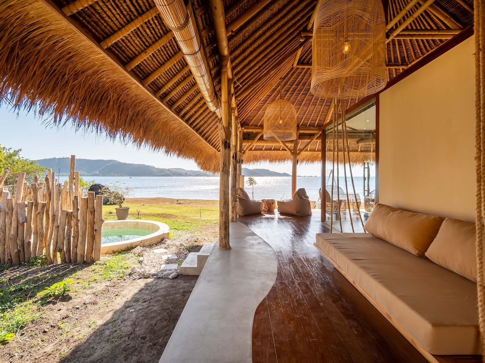 Beach Plunge Family Villa - Photo 6