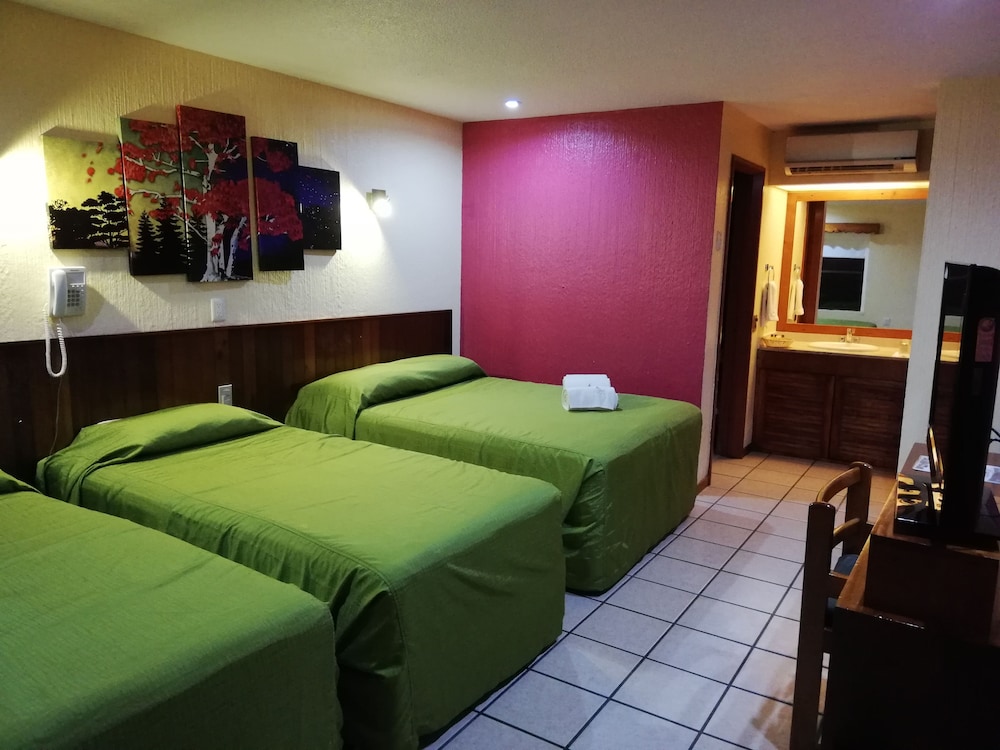 Standard Triple Room - Photo 2