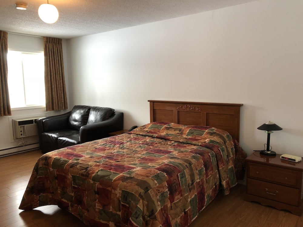 Room, 1 Queen Bed photo 1