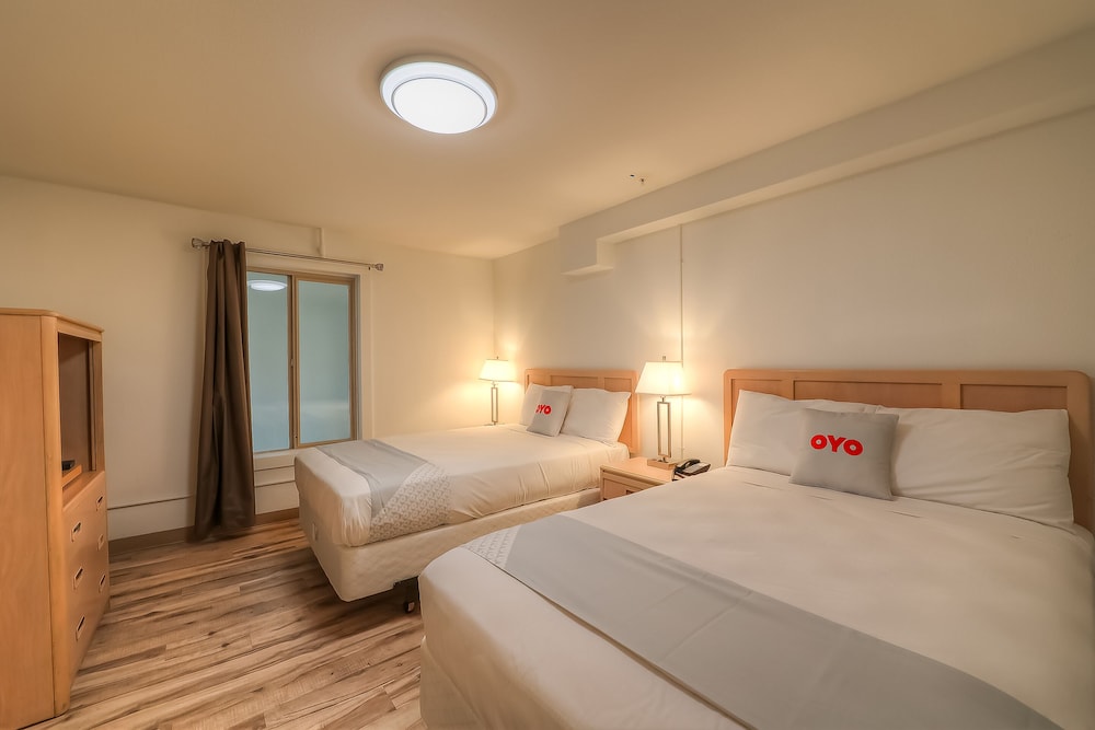 Room, 2 Double Beds - Photo 4