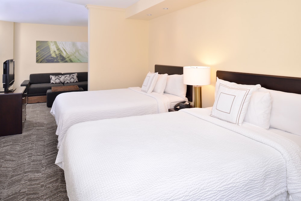 Studio, Multiple Beds (Hearing Accessible)