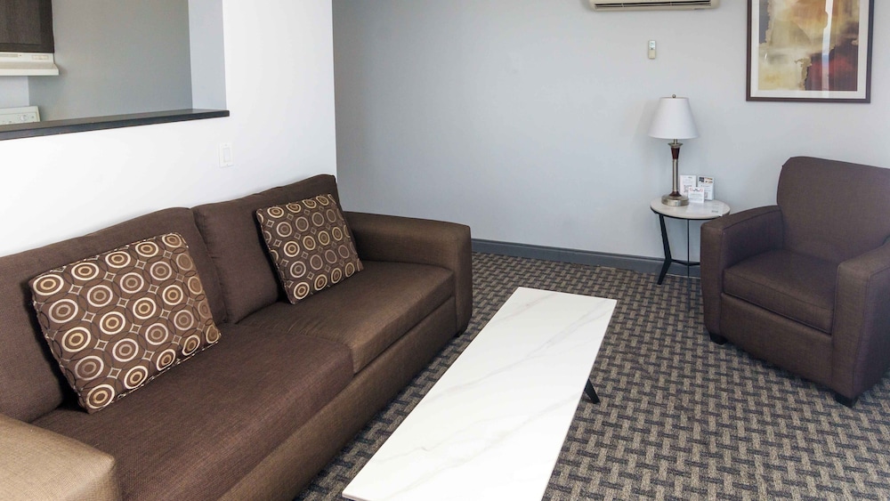 Premium Suite, 2 Twin Beds, Kitchen, Corner - Photo 13