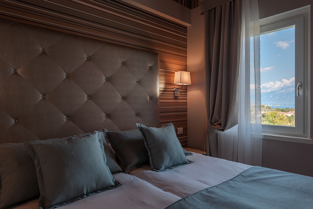 Deluxe Double or Twin Room photo 3