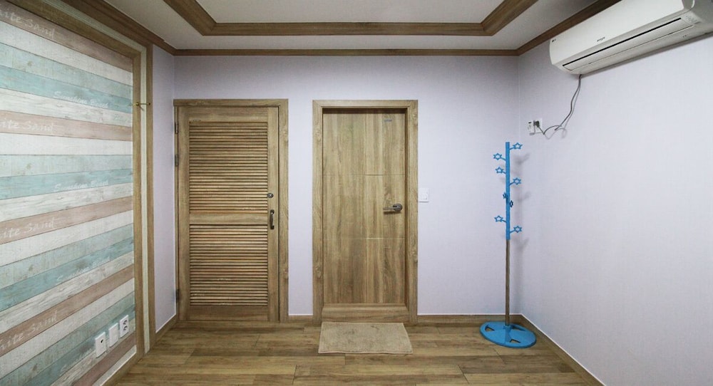 A6 1.5room (Room 1 + Living Area + Bathroom 2) photo 2