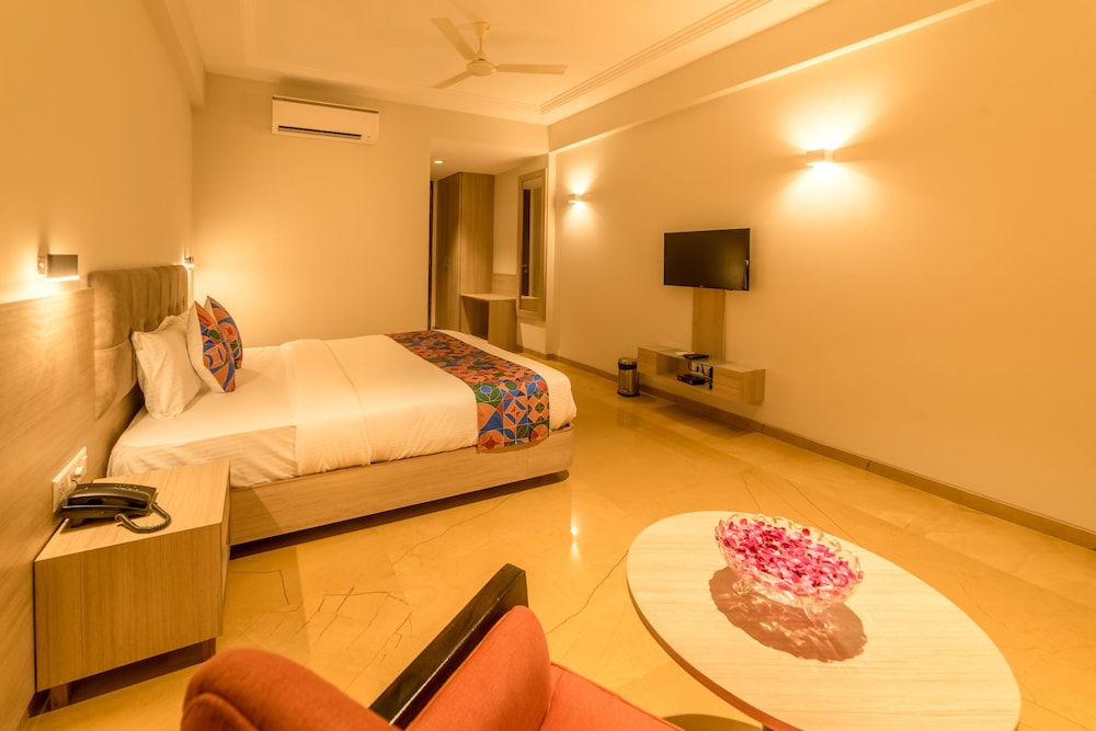 Queen Suite Room - Photo 7