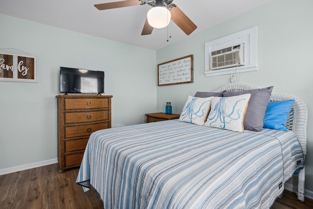 House, 2 Bedrooms photo 1