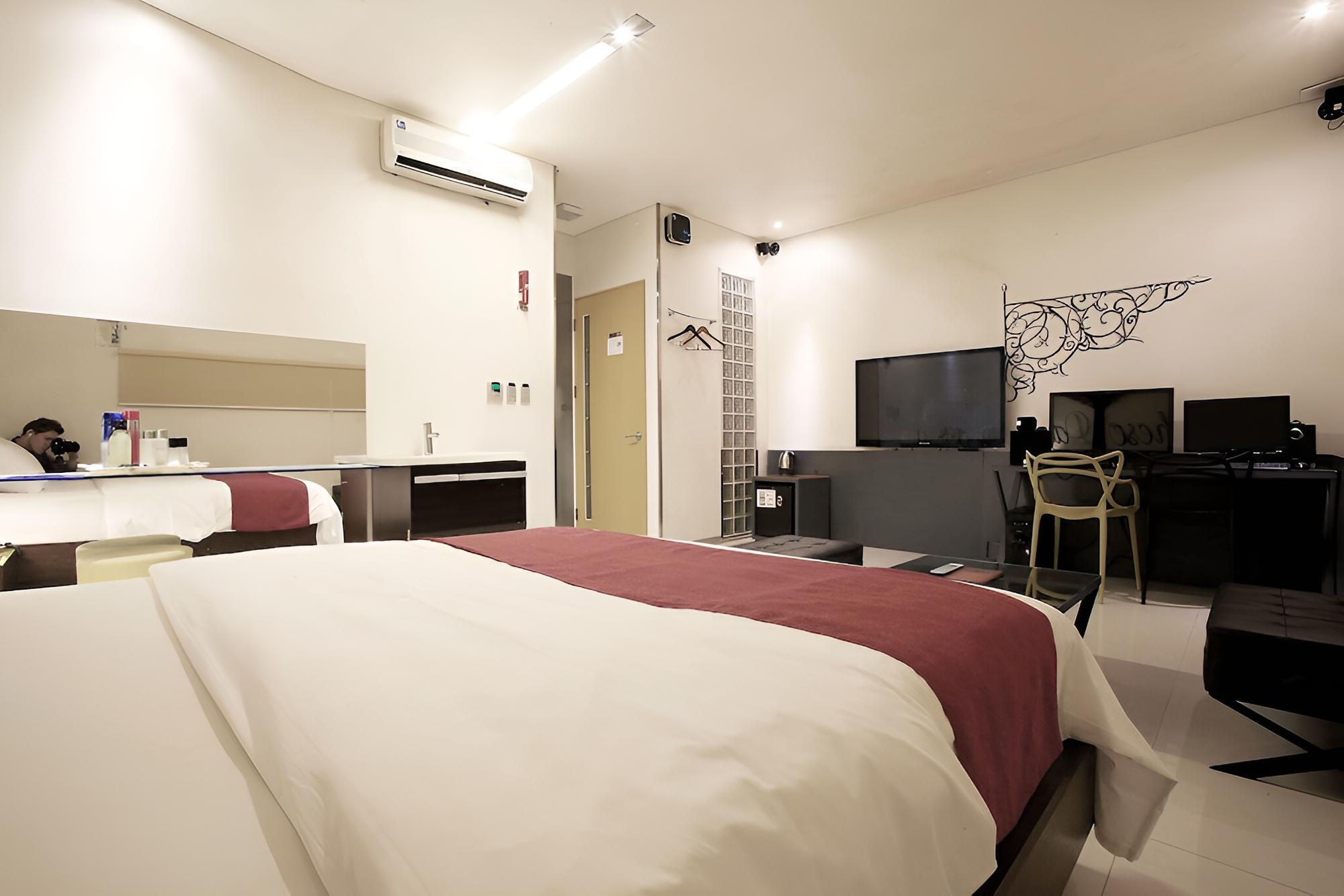Room (Special room (Netflix available)) - Photo 7