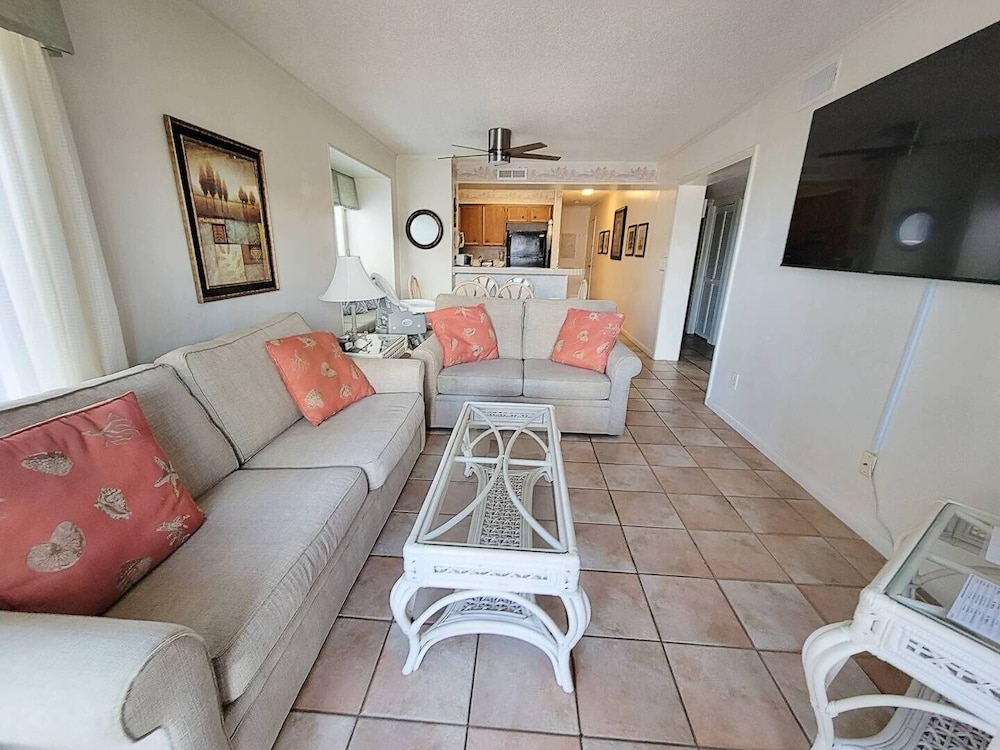 Condo, 3 Bedrooms