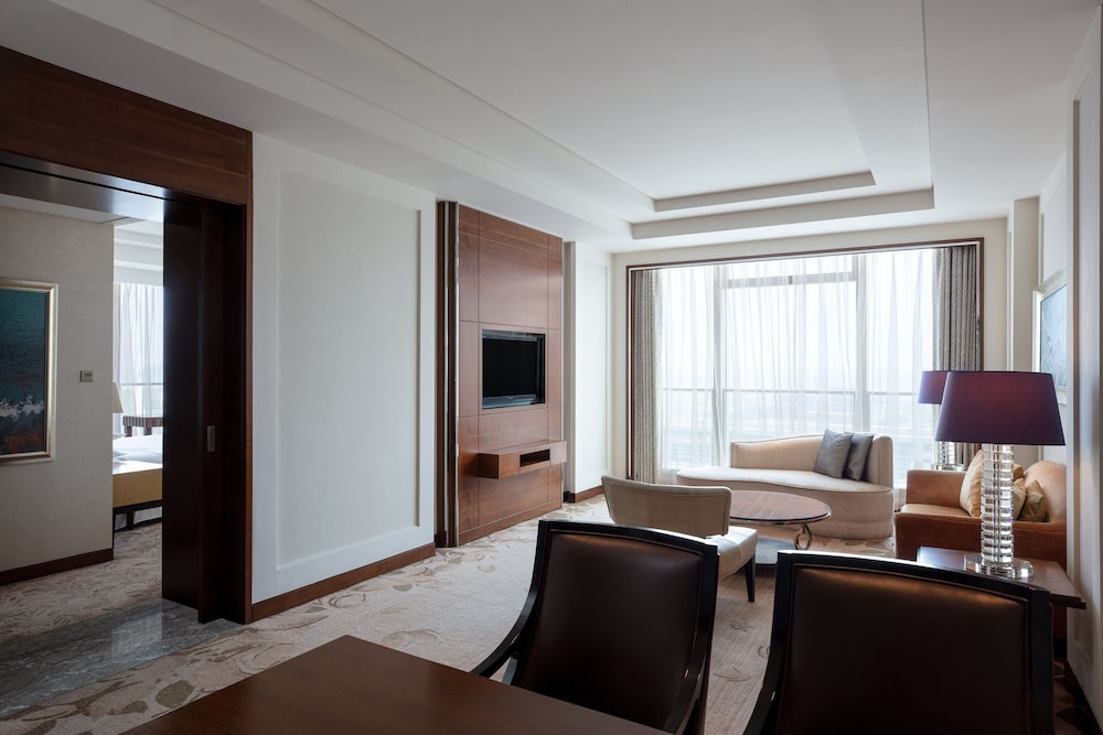 Suite, 1 Bedroom - Photo 4