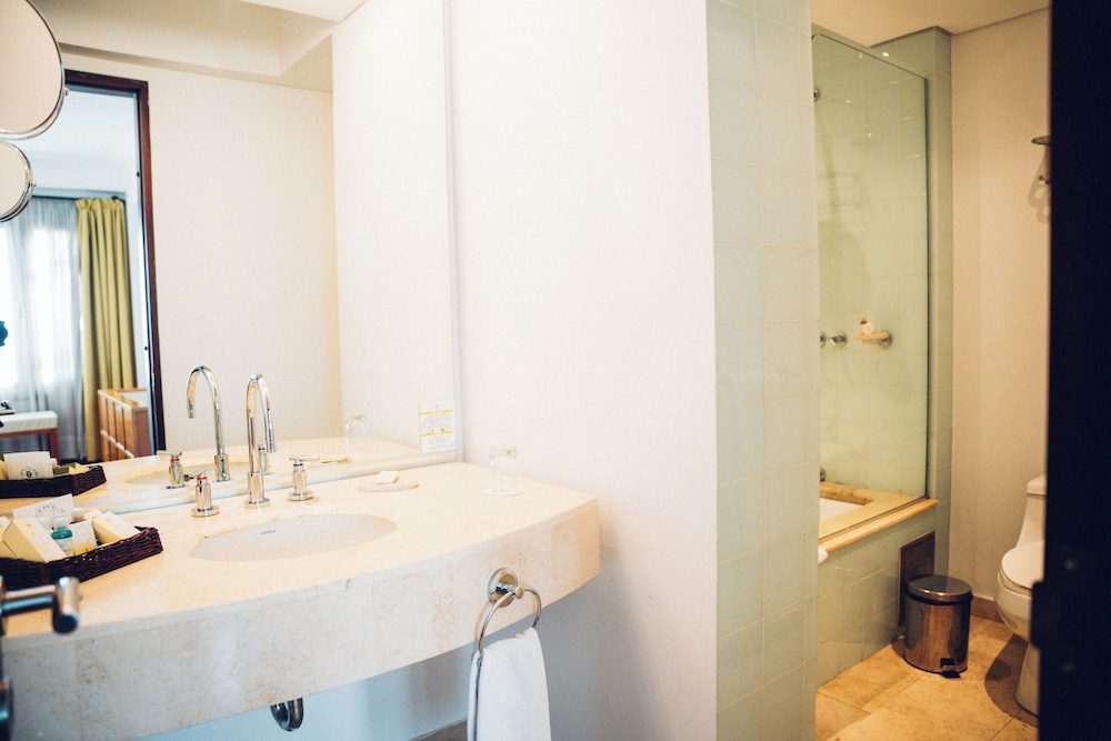 Standard Room - Photo 11