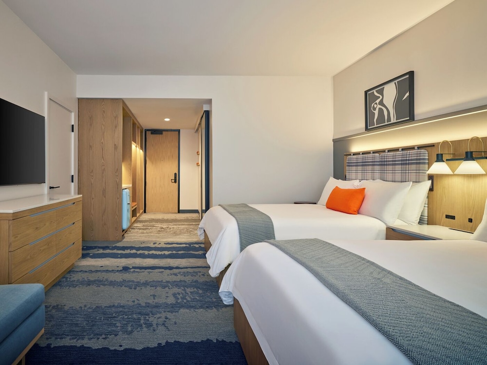 Deluxe Room, 2 Queen Beds (Hearing Assisted)