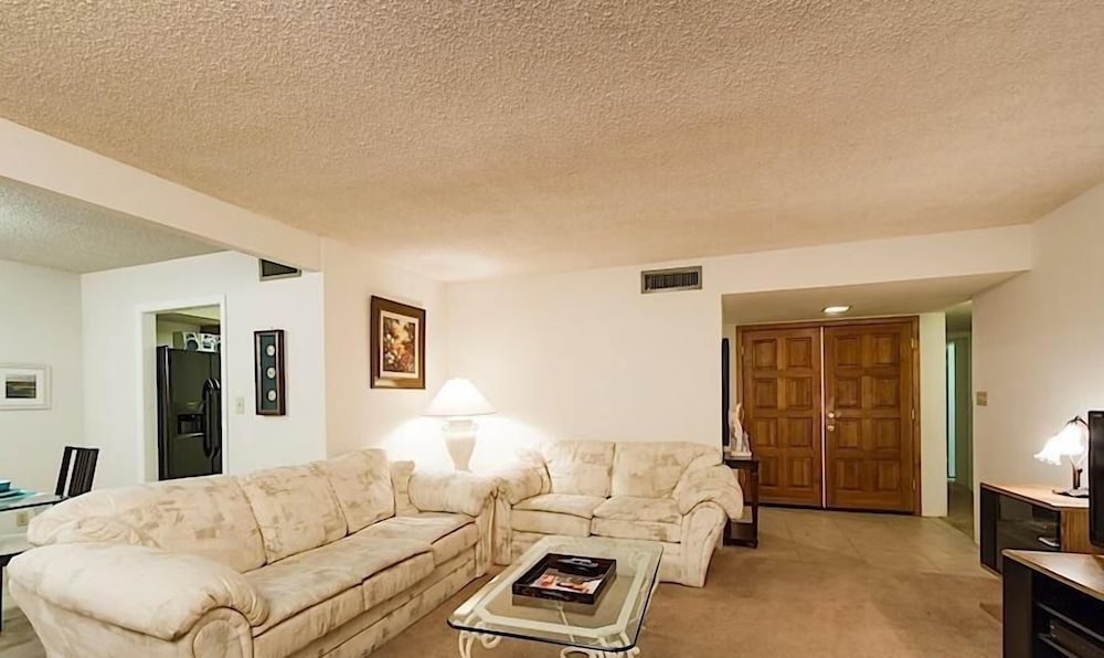 Condo, 2 Bedrooms photo 3